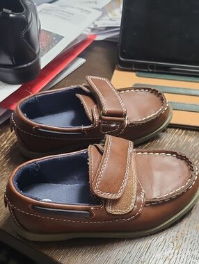 Kids Brown Leather Slip-On Boat Shoes Size 10 Boys with Hook-and-Loop Strap